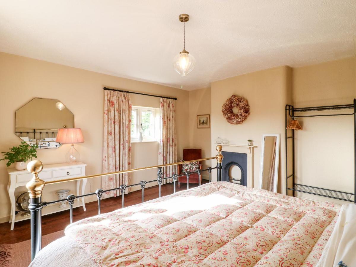 Bluebell Cottage Rugeley Extérieur photo